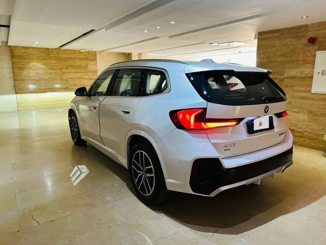 ب ام و X1 25 - 2025