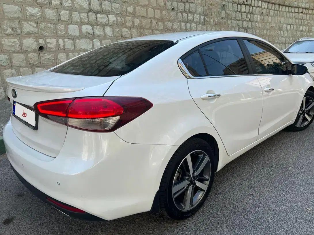 کیا سراتو 2.0 لیتر اتوماتیک GT لاین - 2017