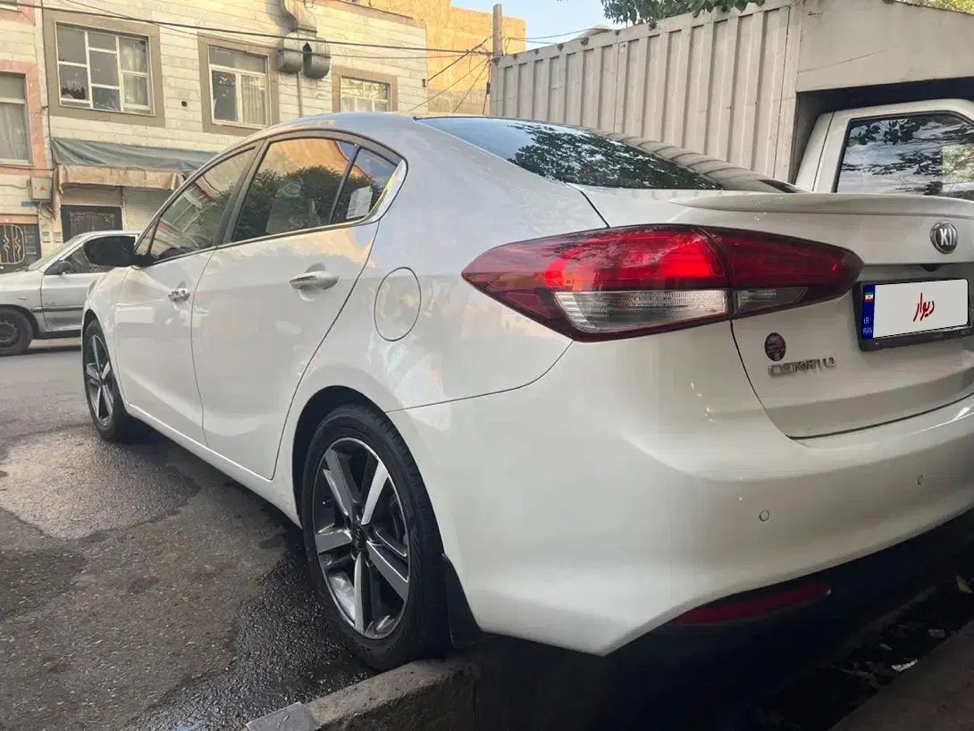 کیا سراتو 2.0 لیتر اتوماتیک GT لاین - 2017