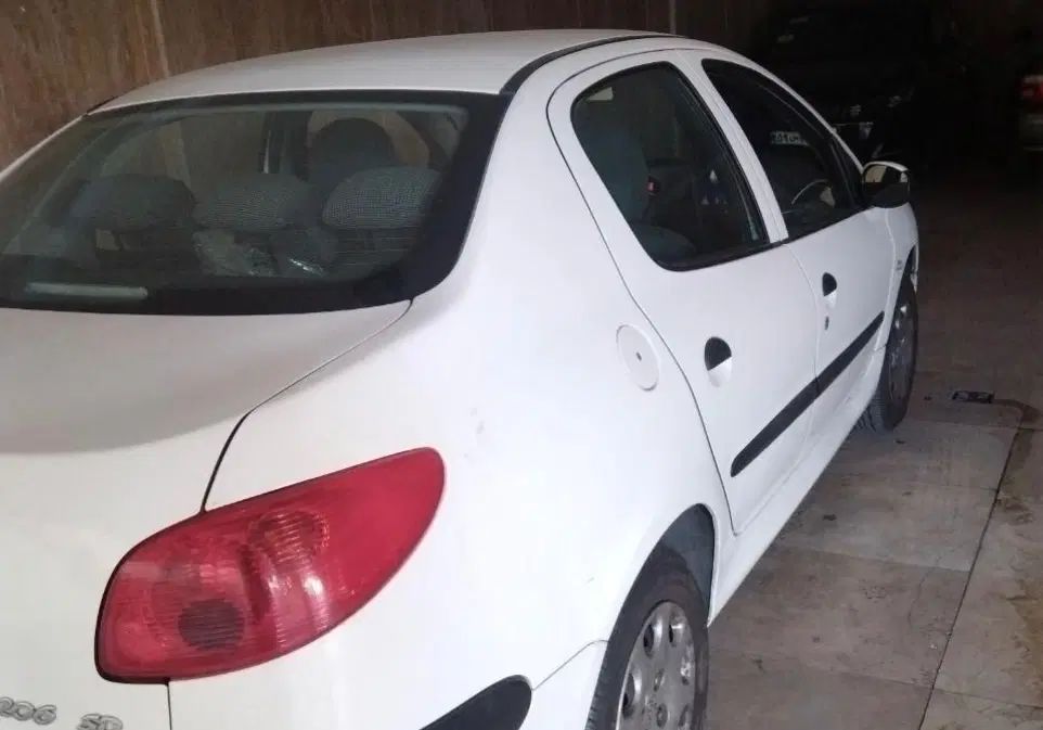 پژو ۲۰۶ صندوق دار v8 - 1396