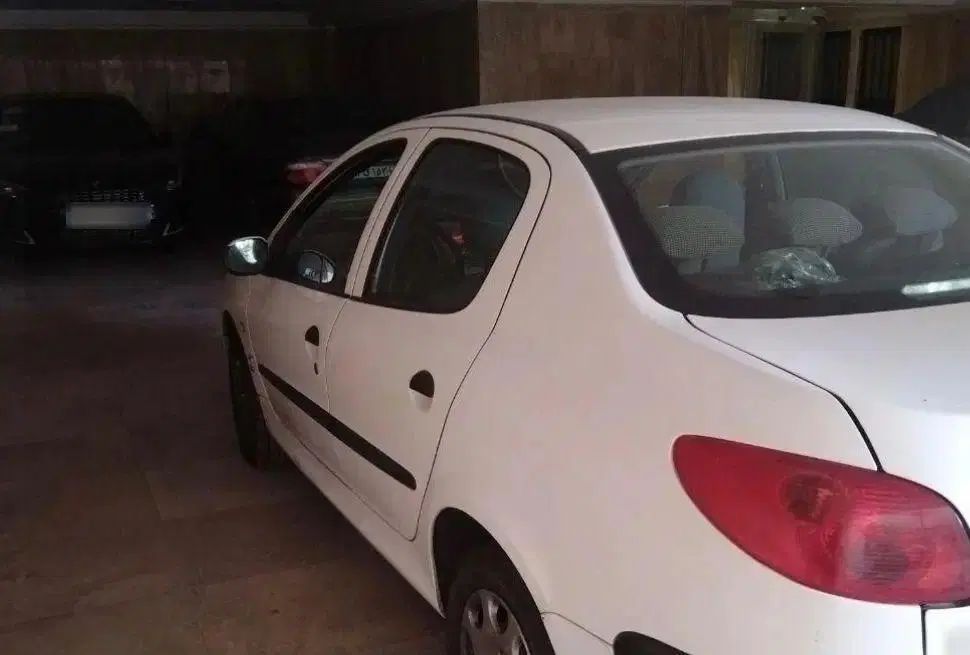 پژو ۲۰۶ صندوق دار v8 - 1396