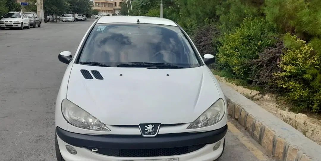 پژو ۲۰۶ صندوق دار v8 - 1395