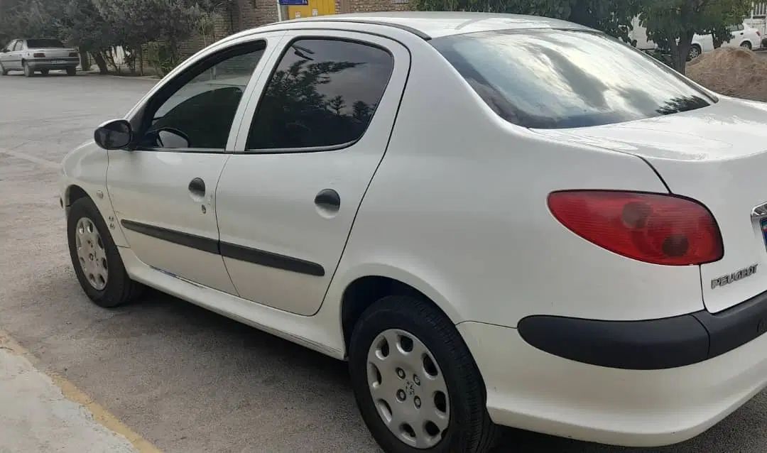 پژو ۲۰۶ صندوق دار v8 - 1395