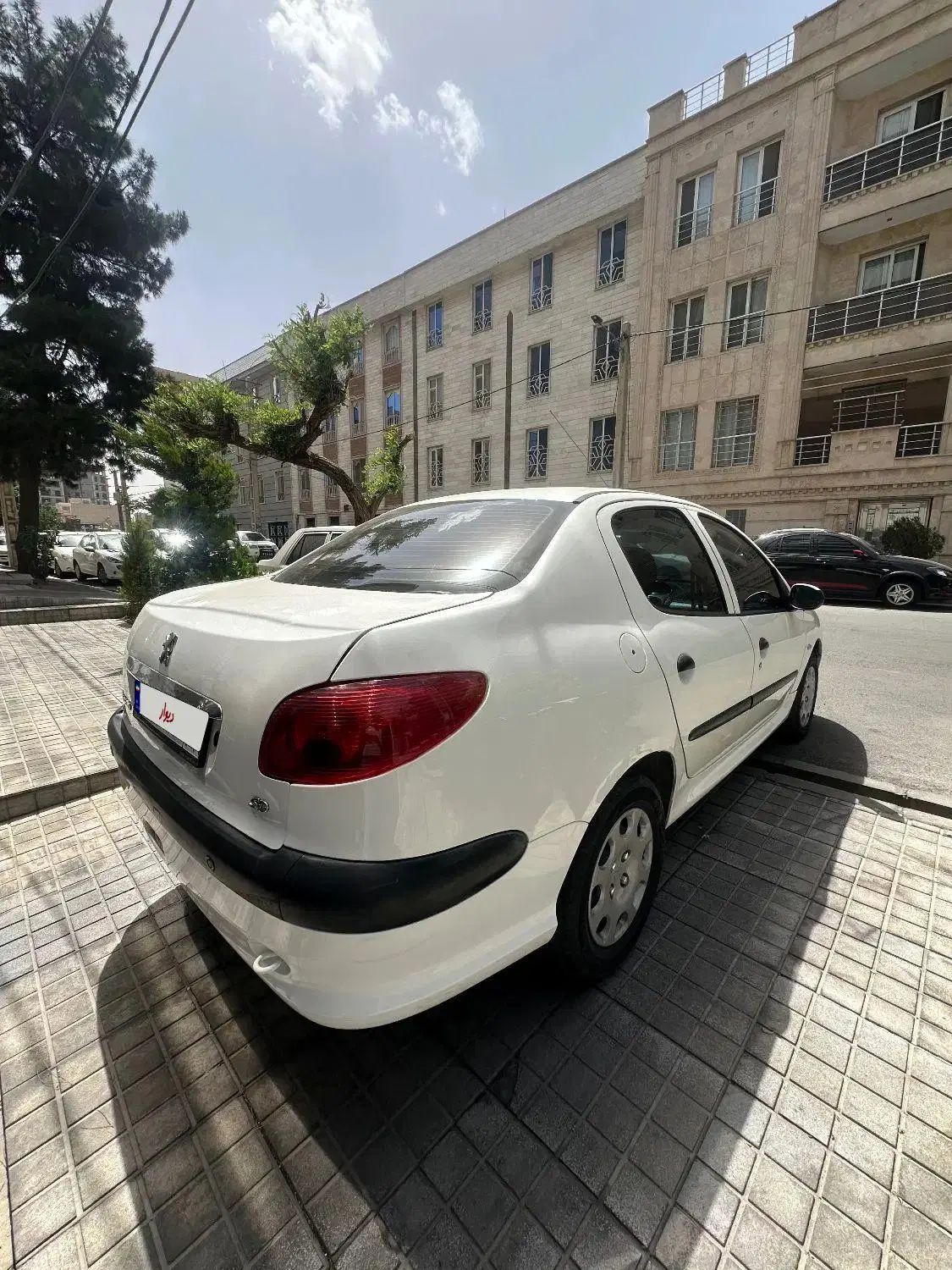 پژو ۲۰۶ صندوق دار v8 - 1396