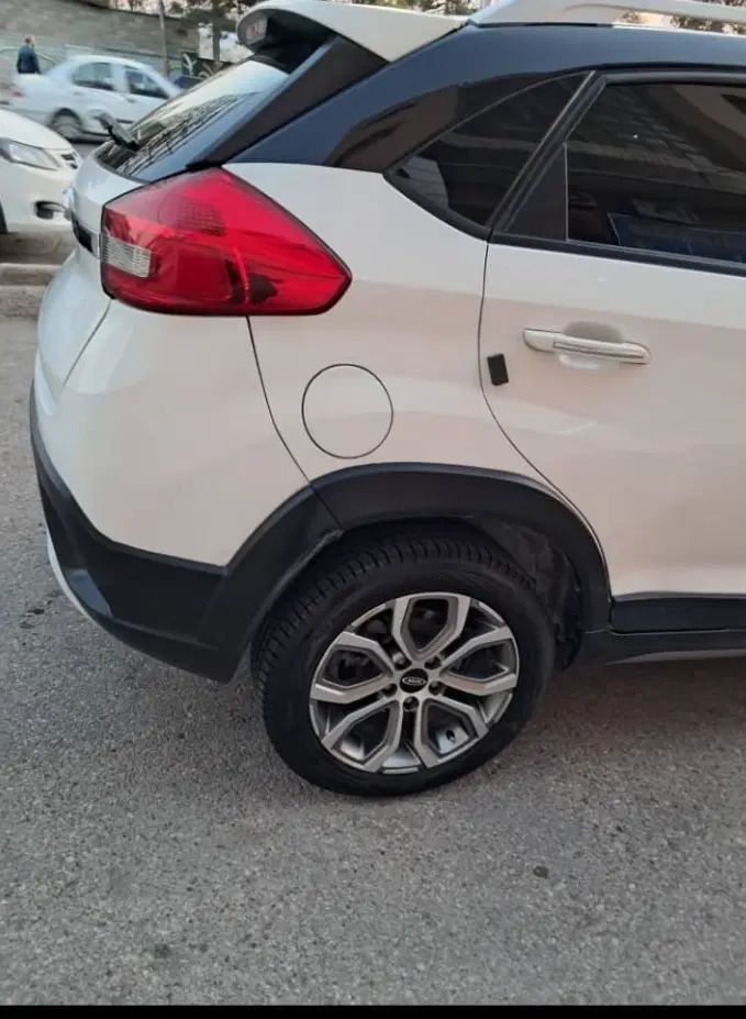 ام وی ام X22 دنده‌ای لاکچری - 1396