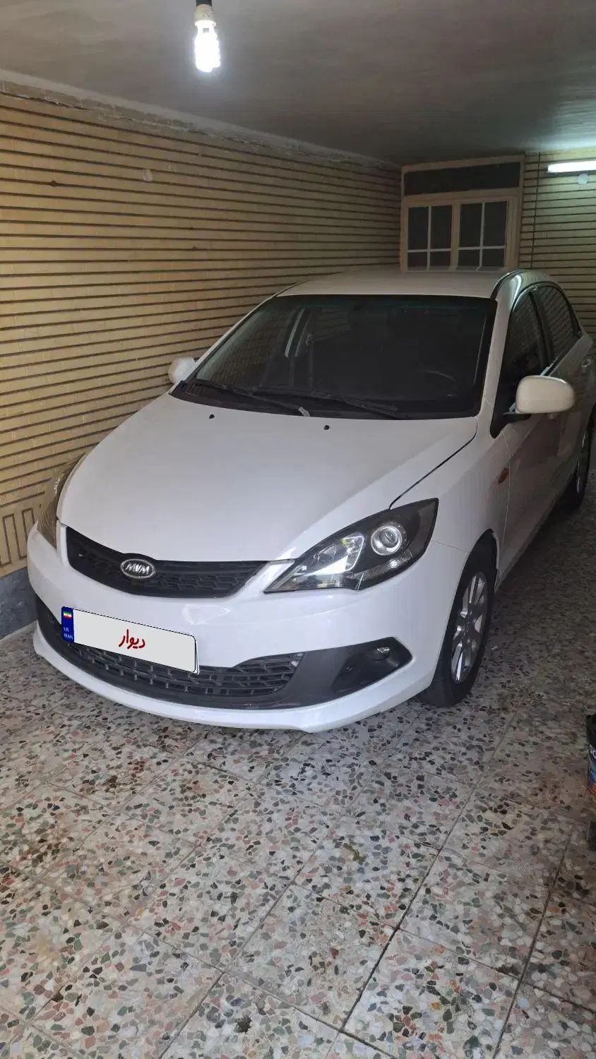 ام وی ام 315 صندوقدار اسپرت دنده‌ای - 1395