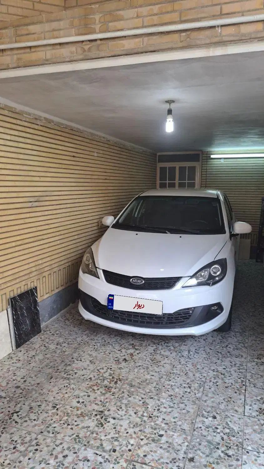 ام وی ام 315 صندوقدار اسپرت دنده‌ای - 1395