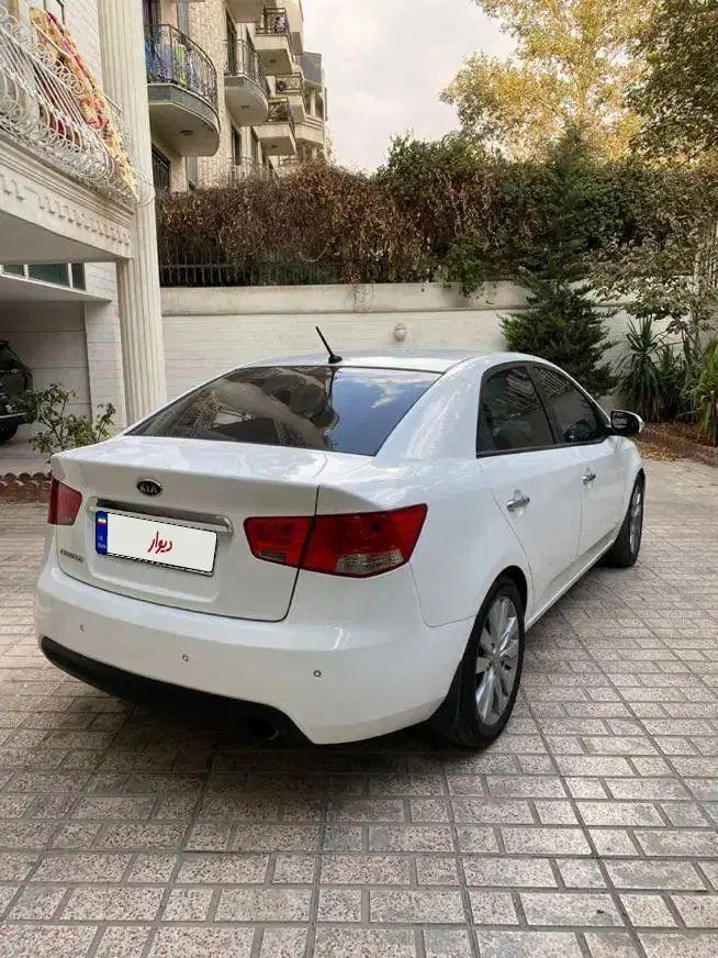 کیا سراتو 2.0 لیتر اتوماتیک GT لاین - 2011