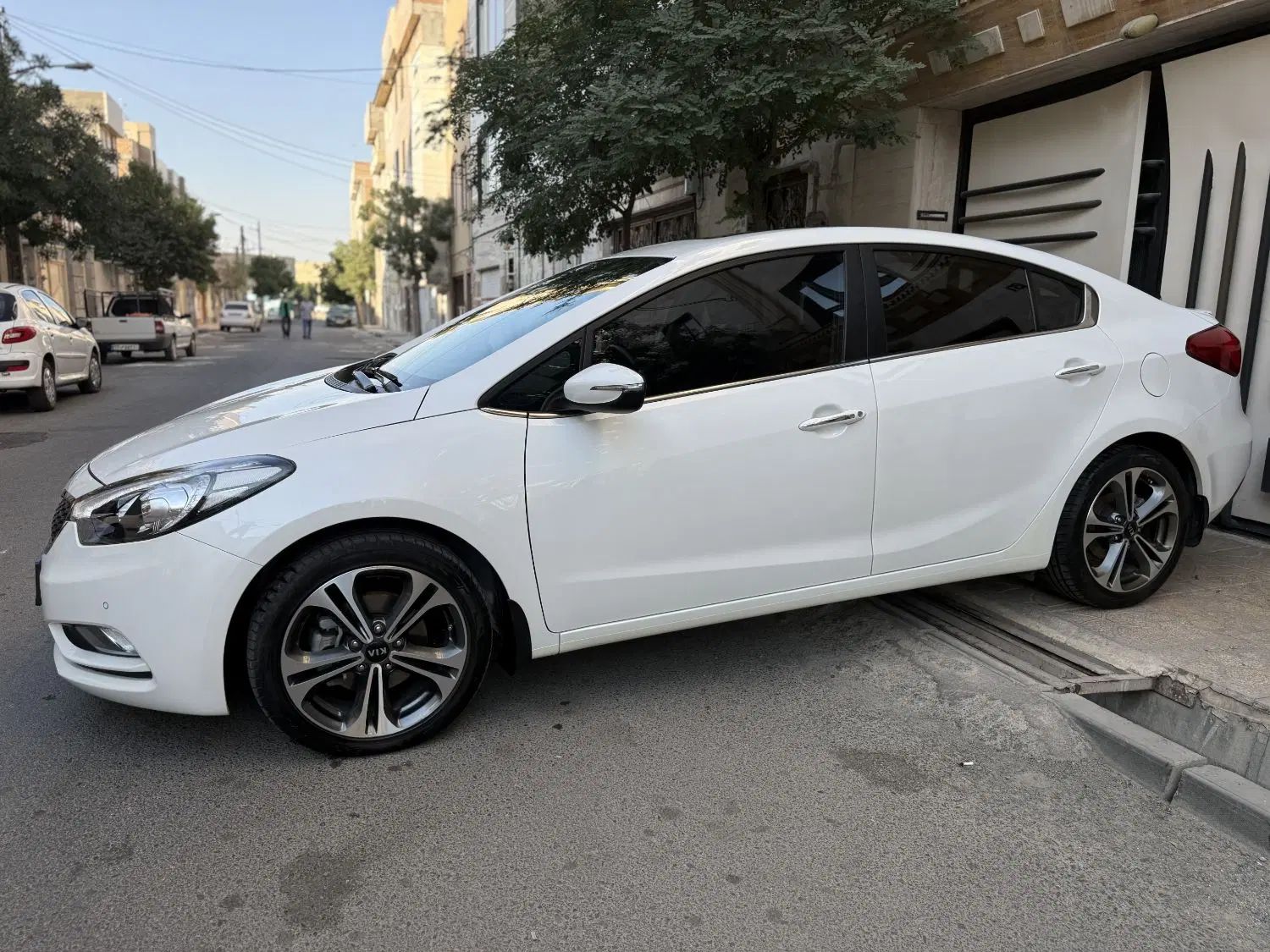 کیا سراتو 2.0 لیتر اتوماتیک GT لاین - 2015