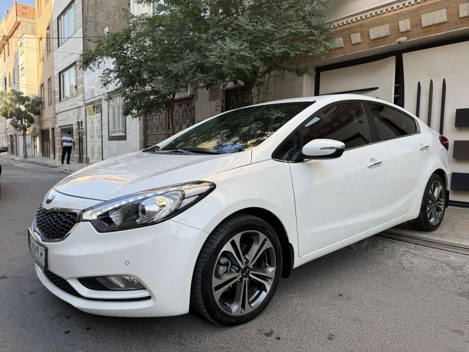 کیا سراتو 2.0 لیتر اتوماتیک GT لاین - 2015