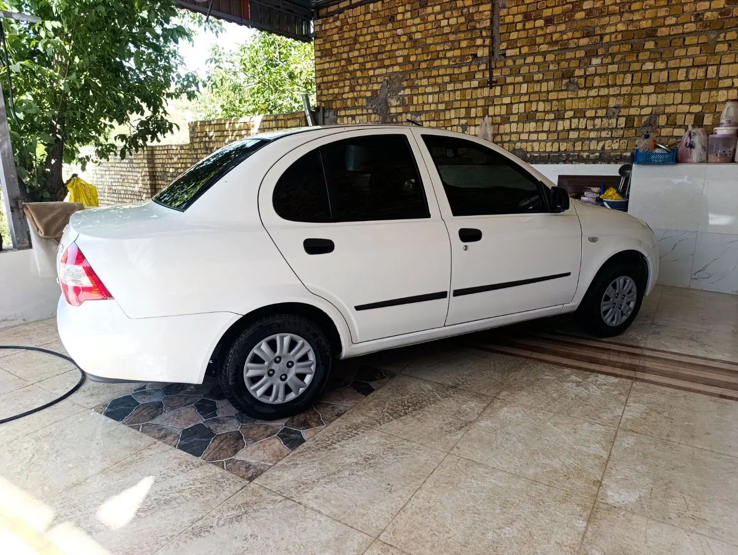 تیبا صندوق دار SX - 1400