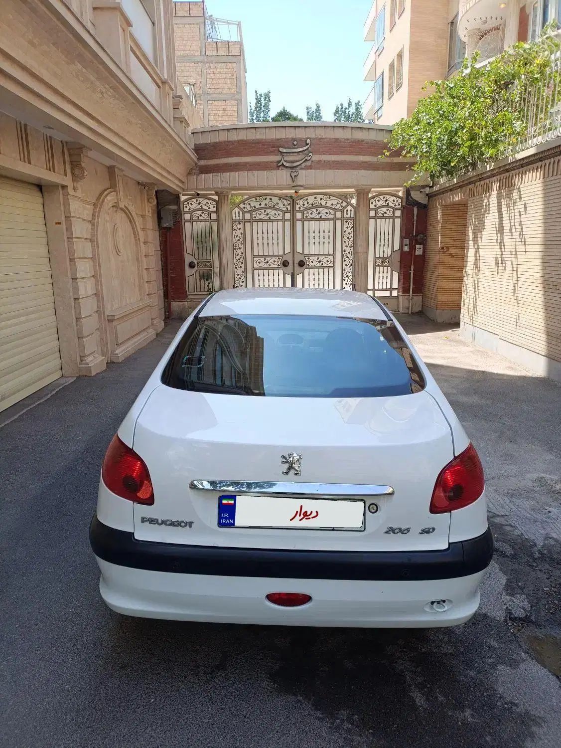 پژو ۲۰۶ صندوق دار v8 - 1395