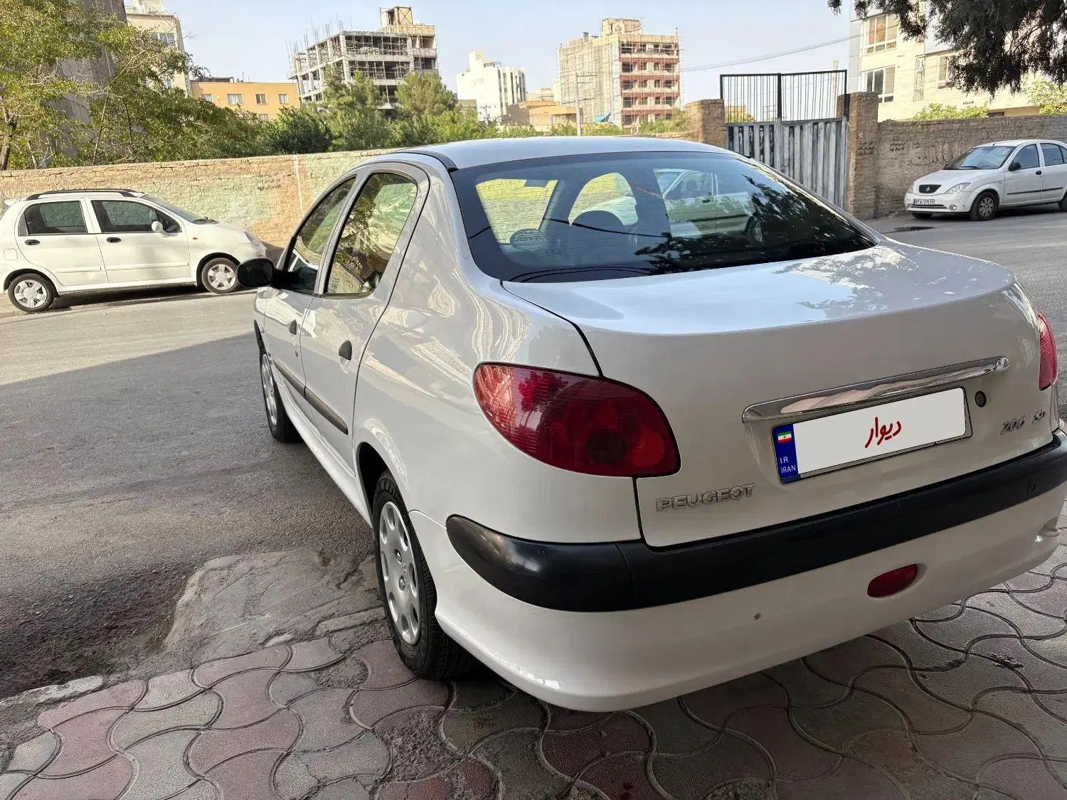 پژو ۲۰۶ صندوق دار v8 - 1397