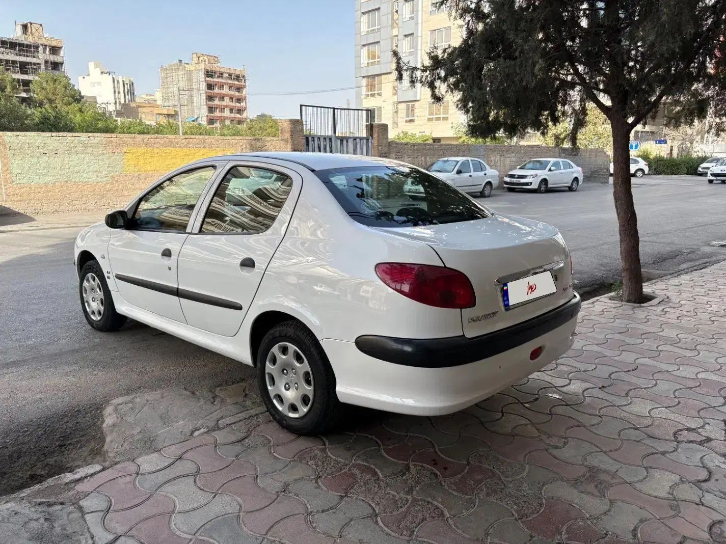 پژو ۲۰۶ صندوق دار v8 - 1397