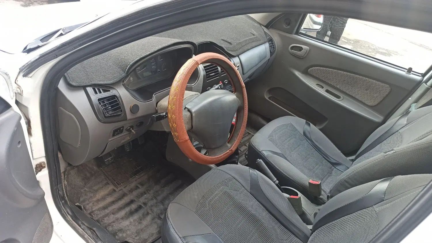 تیبا صندوق دار LX - 1390