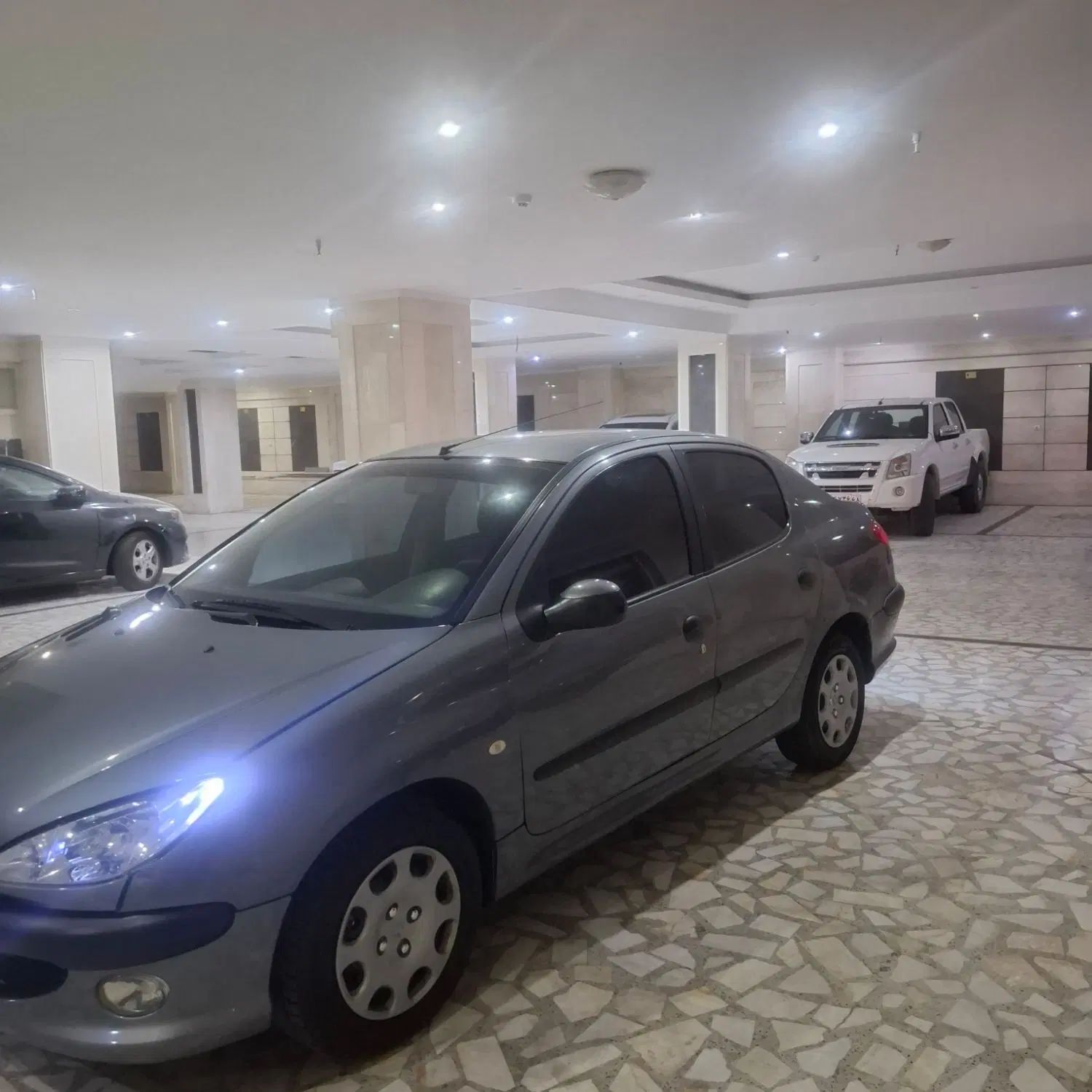 پژو ۲۰۶ صندوق دار v8 - 1390