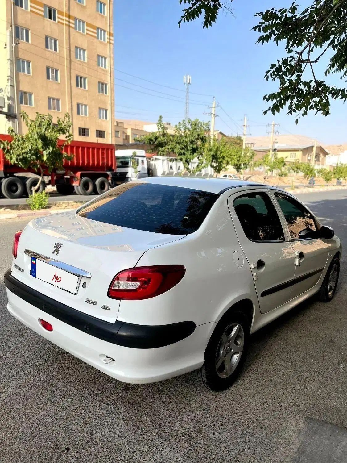 پژو ۲۰۶ صندوق دار v8 - 1396