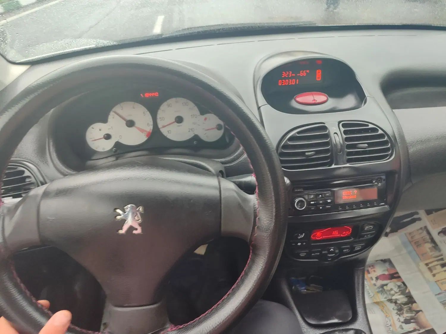 پژو ۲۰۶ صندوق دار v8 - 1393