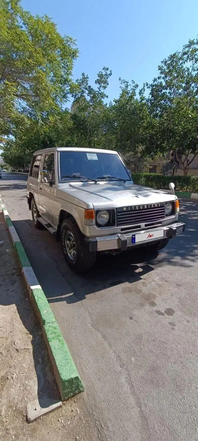 میتسوبیشی پاجرو دو درب ۶ سیلندر - 1991