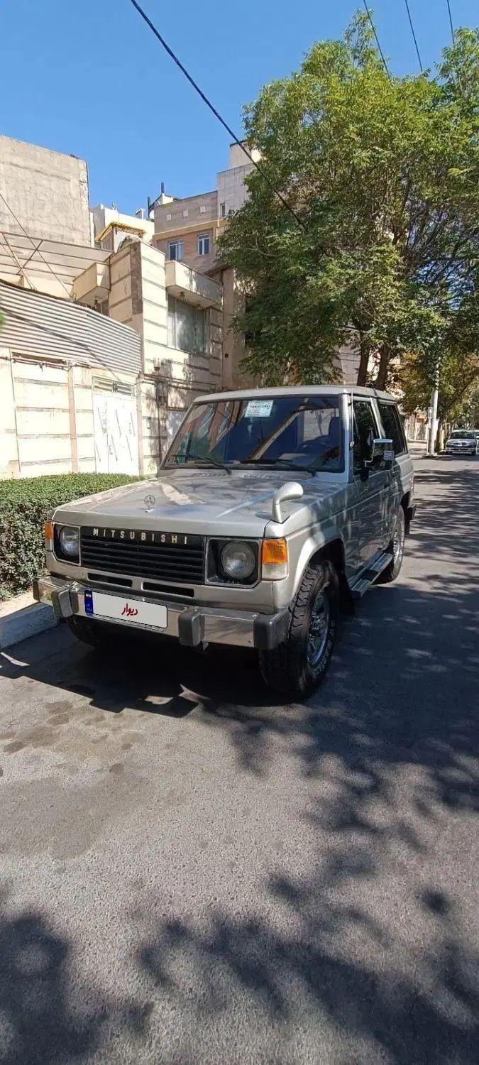 میتسوبیشی پاجرو دو درب ۶ سیلندر - 1991