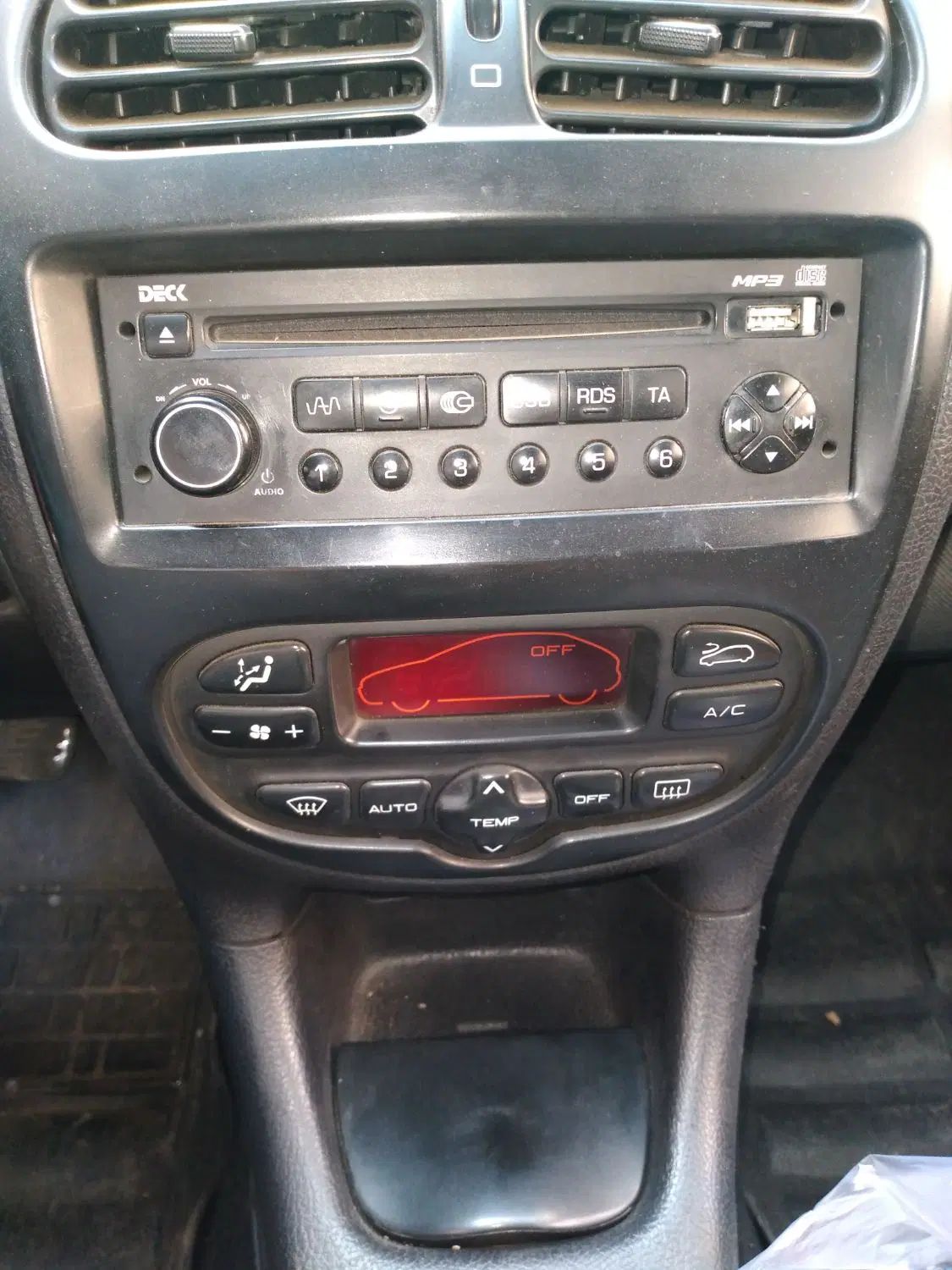 پژو ۲۰۶ صندوق دار v8 - 1390