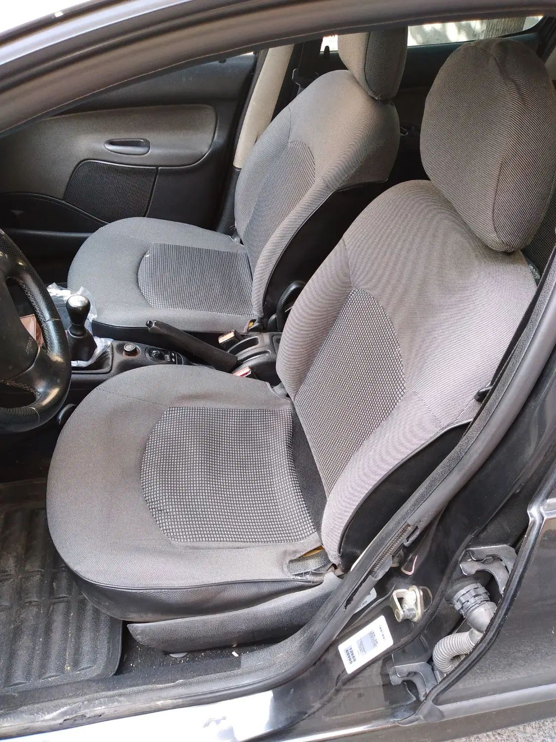 پژو ۲۰۶ صندوق دار v8 - 1390