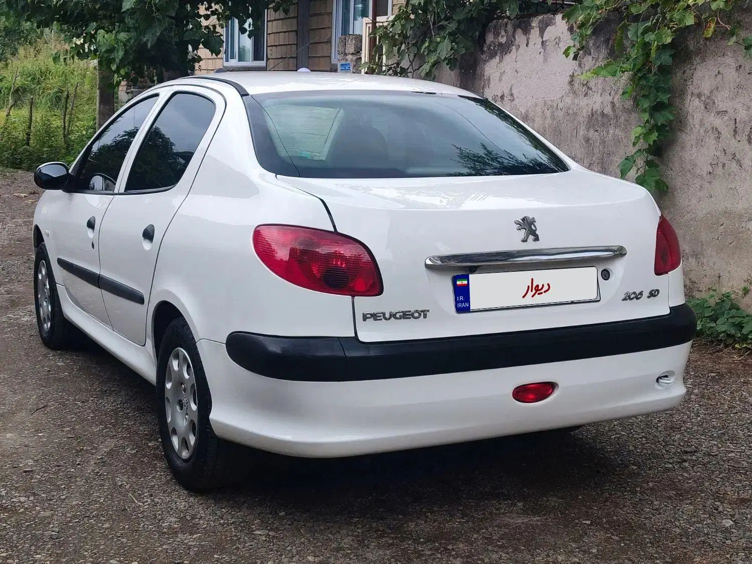 پژو ۲۰۶ صندوق دار v8 - 1390