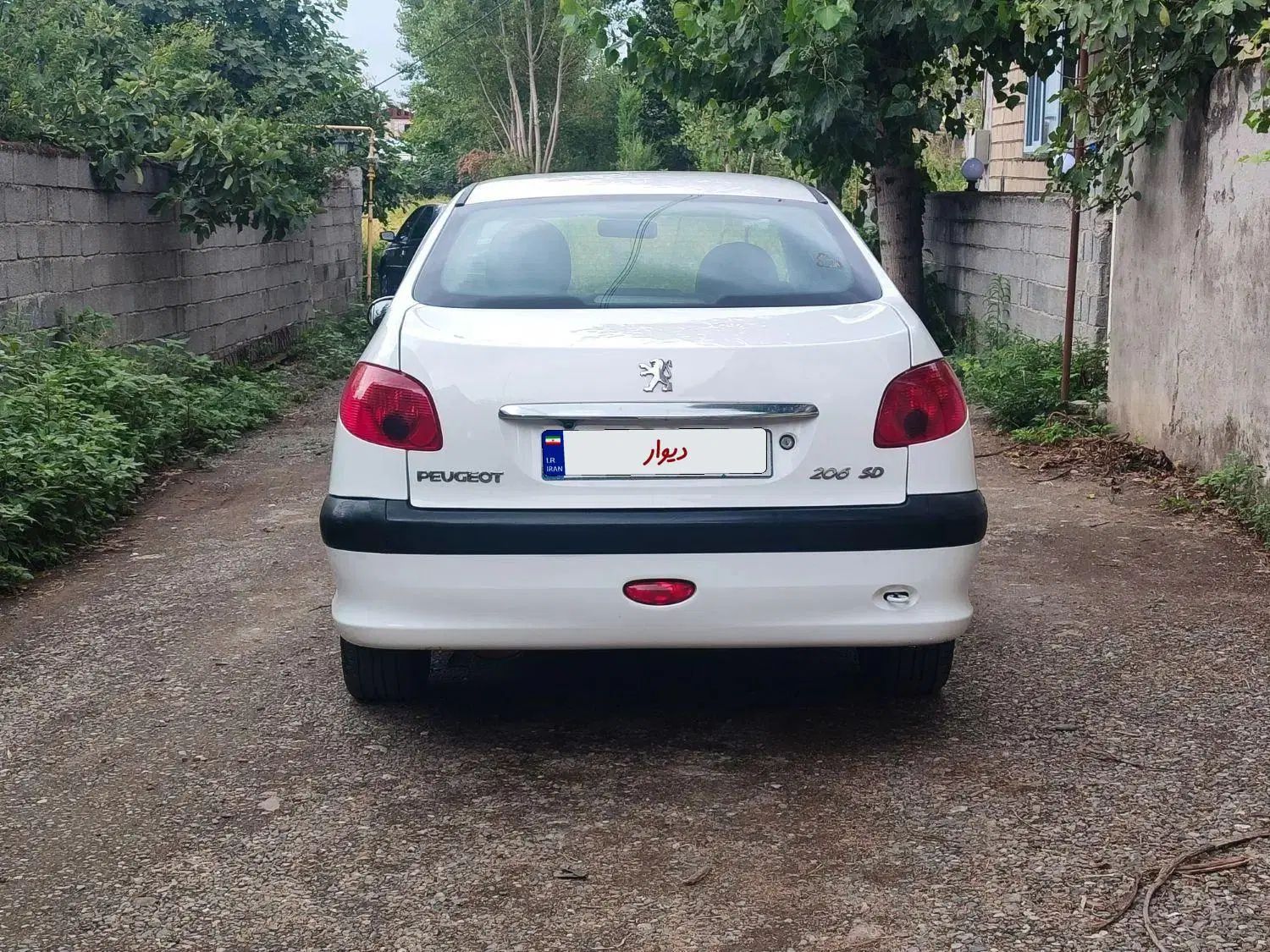 پژو ۲۰۶ صندوق دار v8 - 1390