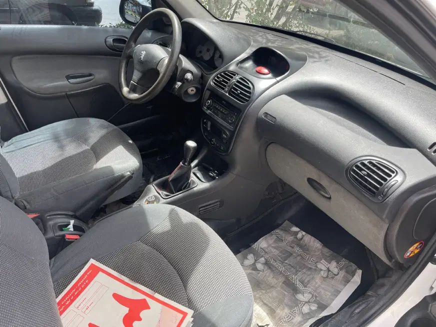 پژو ۲۰۶ صندوق دار v8 - 1395