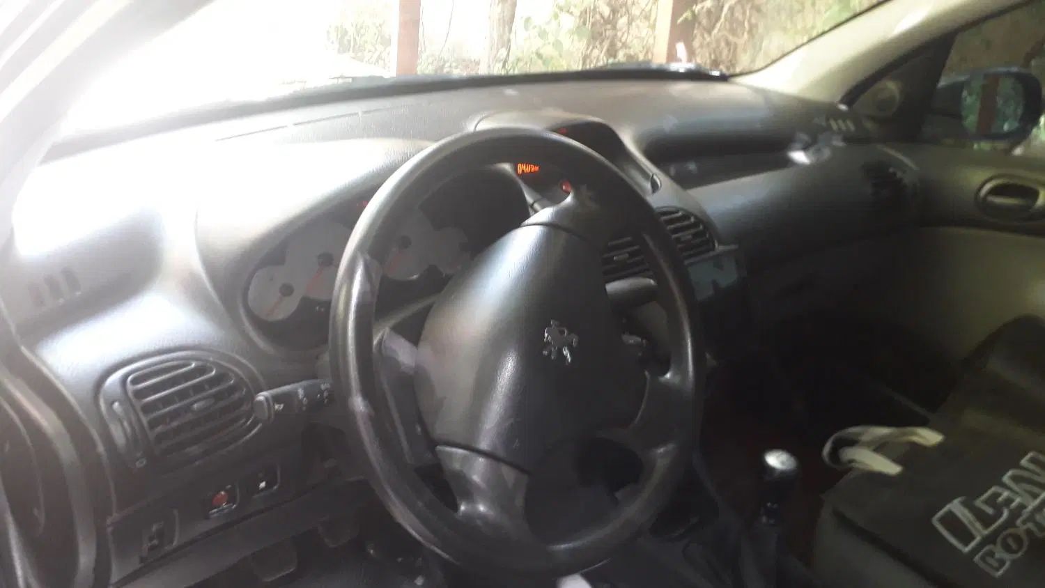 پژو ۲۰۶ صندوق دار v8 - 1393