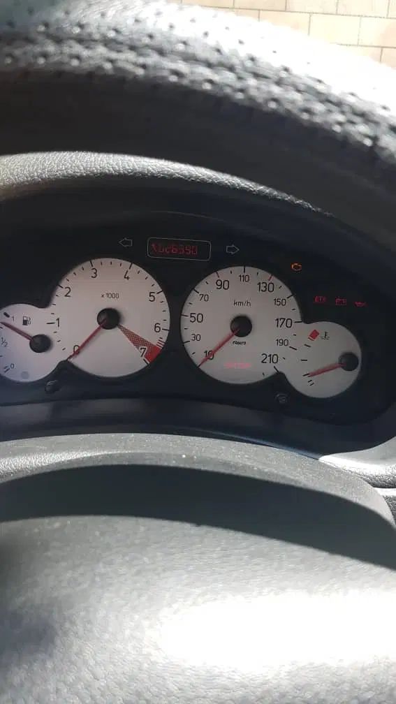 پژو ۲۰۶ صندوق دار v8 - 1399