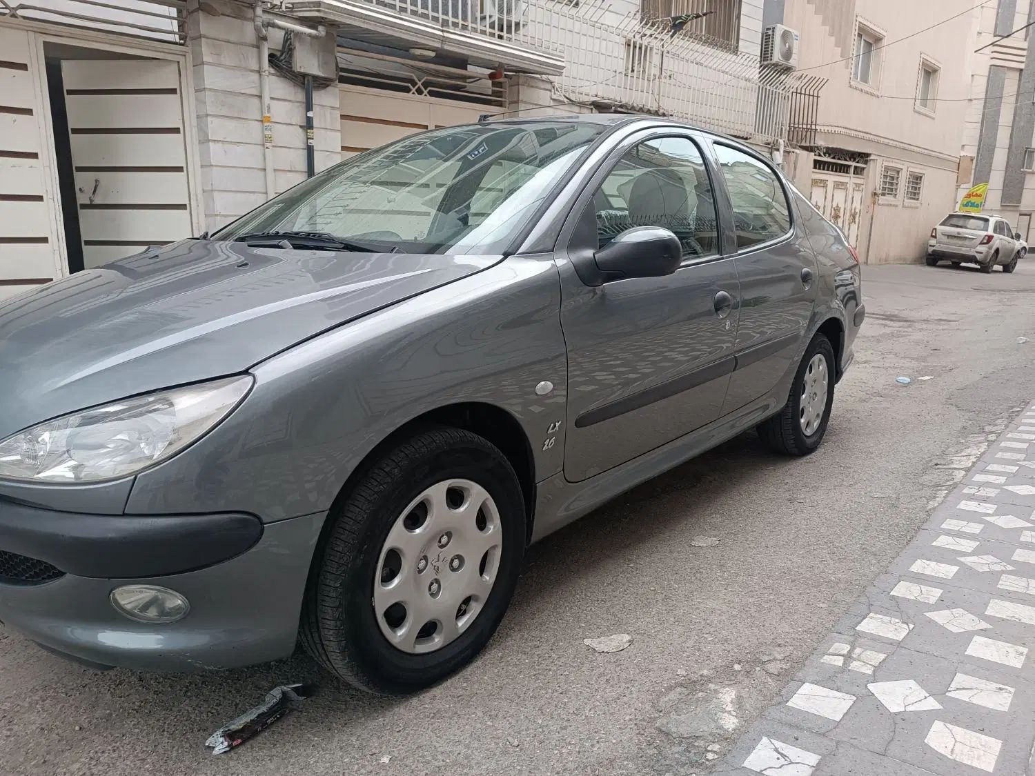 پژو ۲۰۶ صندوق دار v8 - 1395