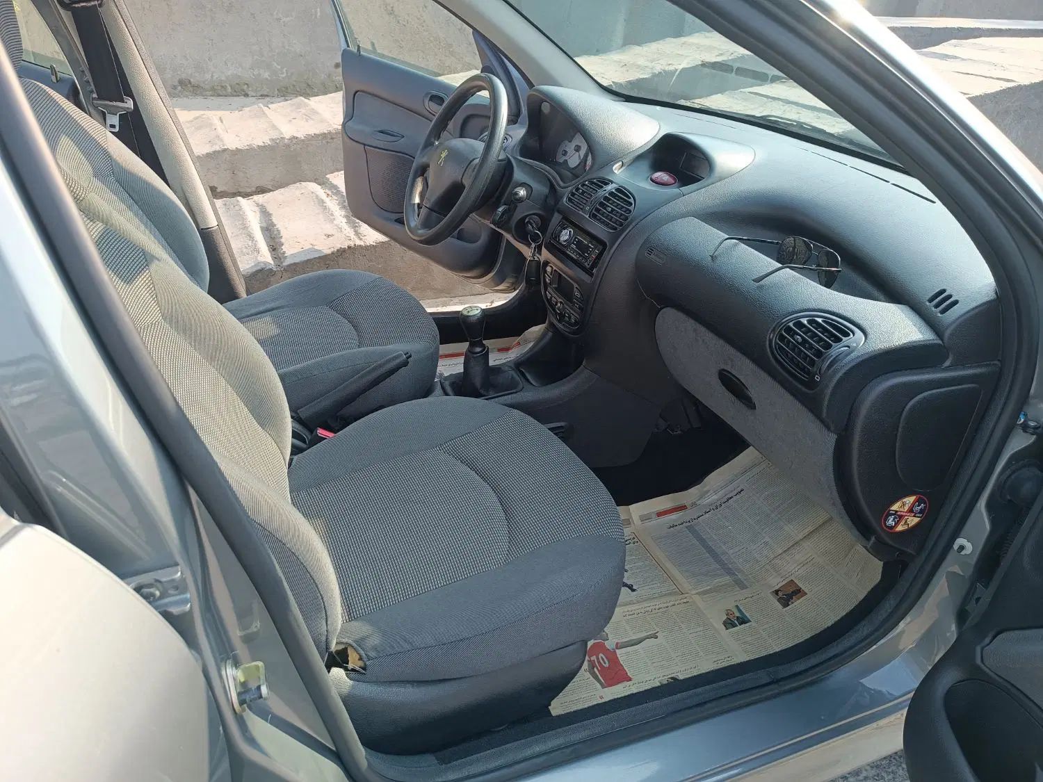 پژو ۲۰۶ صندوق دار v8 - 1395