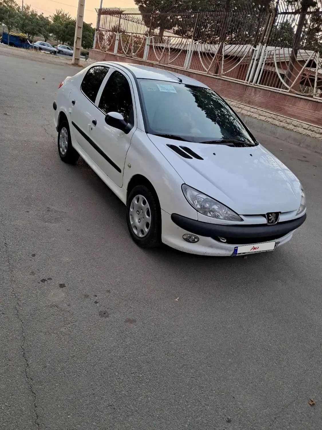 پژو ۲۰۶ صندوق دار v8 - 1394