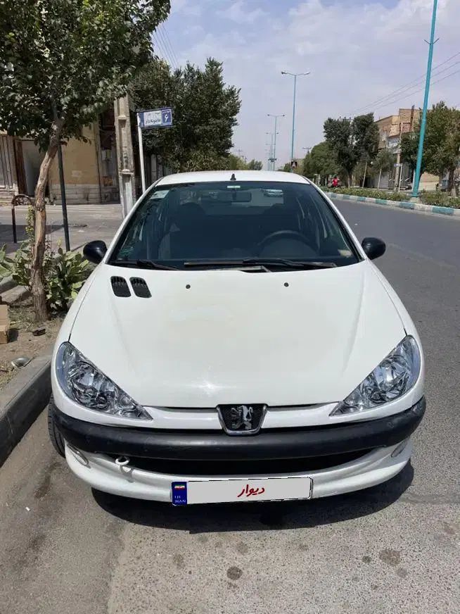 پژو ۲۰۶ صندوق دار v8 - 1389
