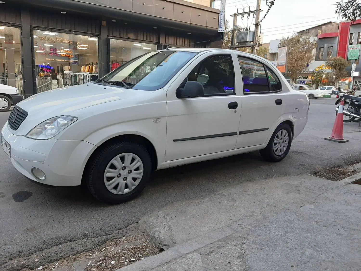 تیبا صندوق دار SX - 1400