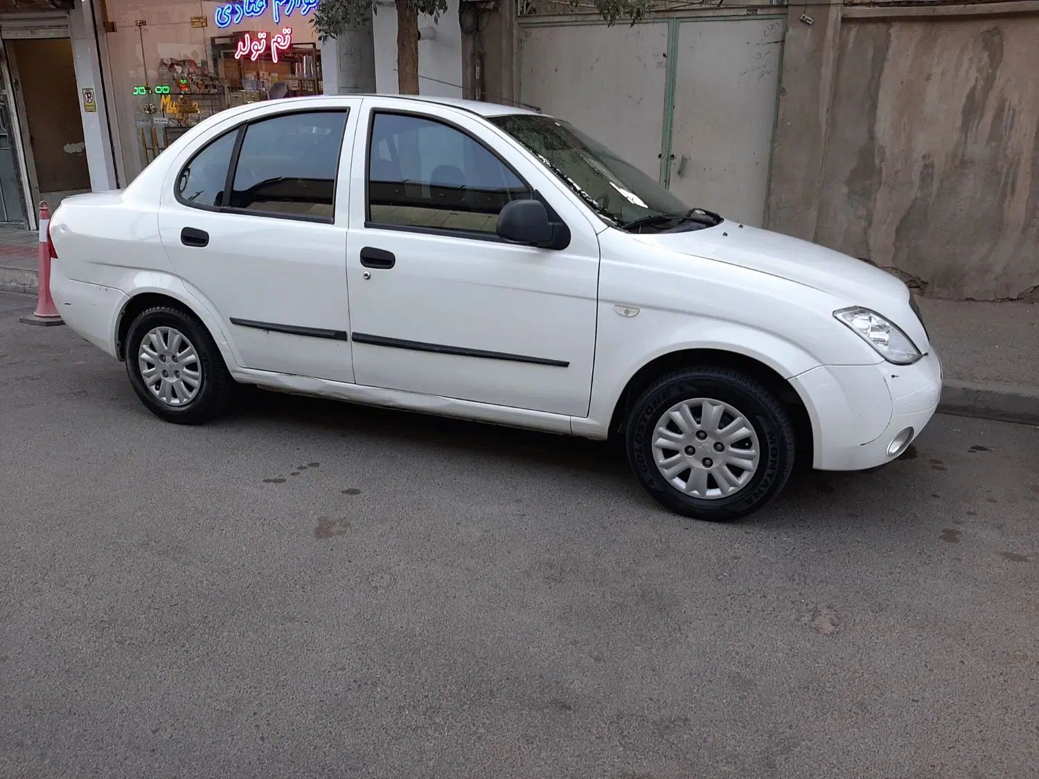 تیبا صندوق دار SX - 1400