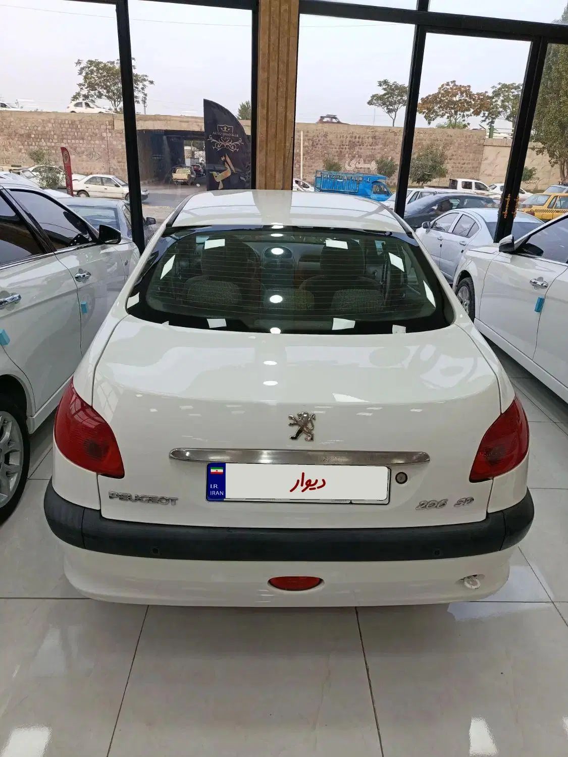 پژو ۲۰۶ صندوق دار v8 - 1396