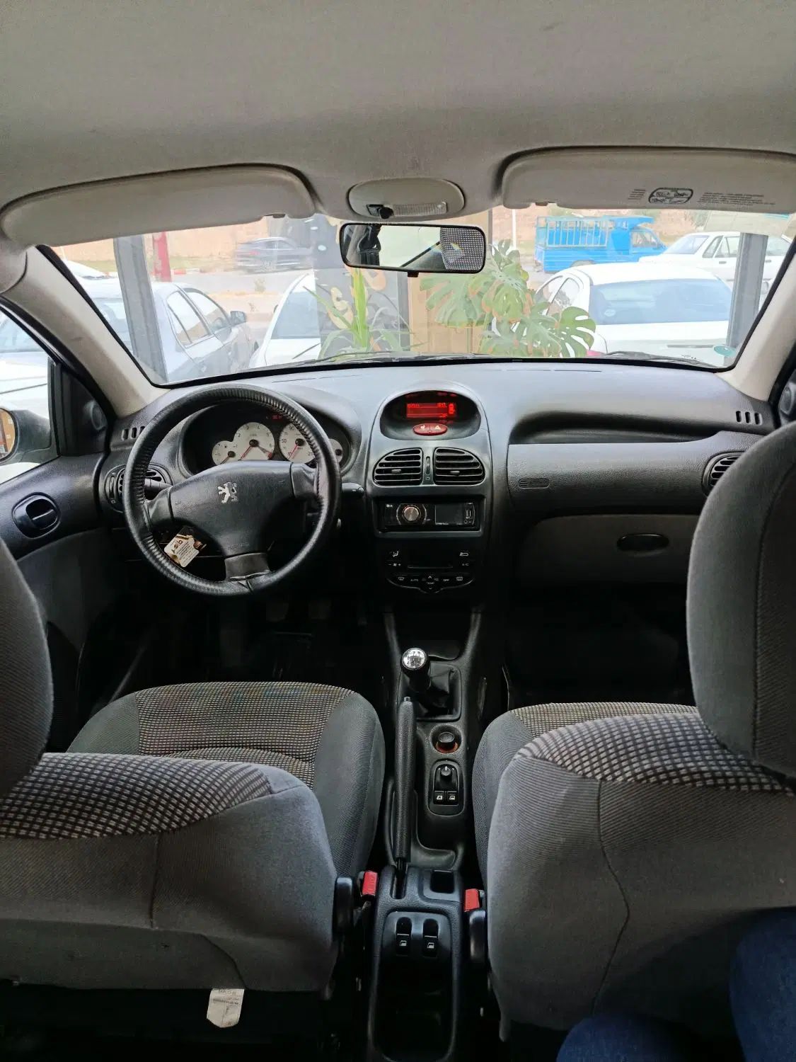 پژو ۲۰۶ صندوق دار v8 - 1396