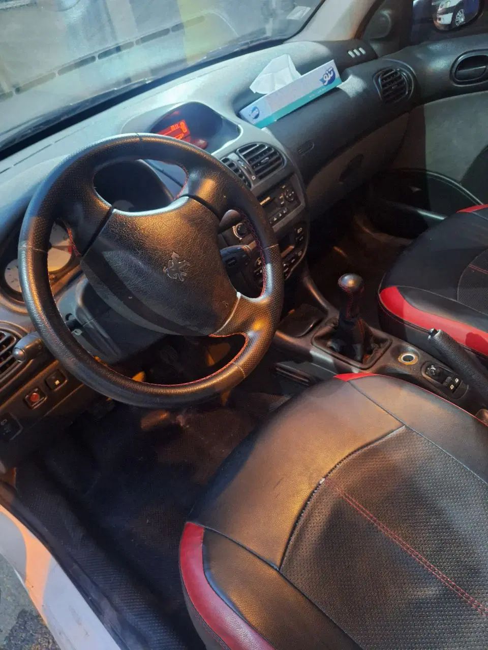 پژو ۲۰۶ صندوق دار v8 - 1400