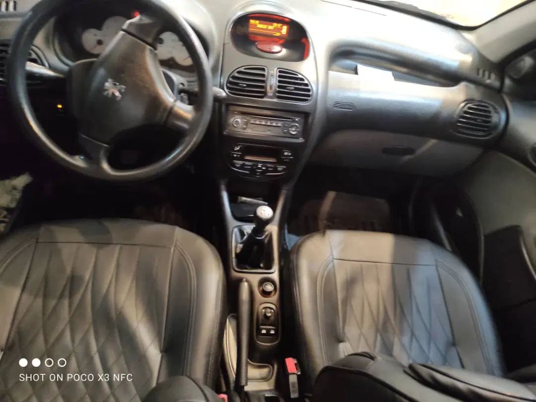 پژو ۲۰۶ صندوق دار v8 - 1396