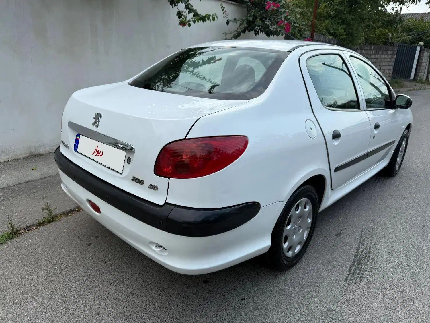 پژو ۲۰۶ صندوق دار v8 - 1390