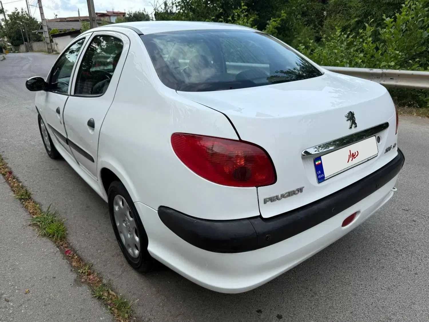 پژو ۲۰۶ صندوق دار v8 - 1390