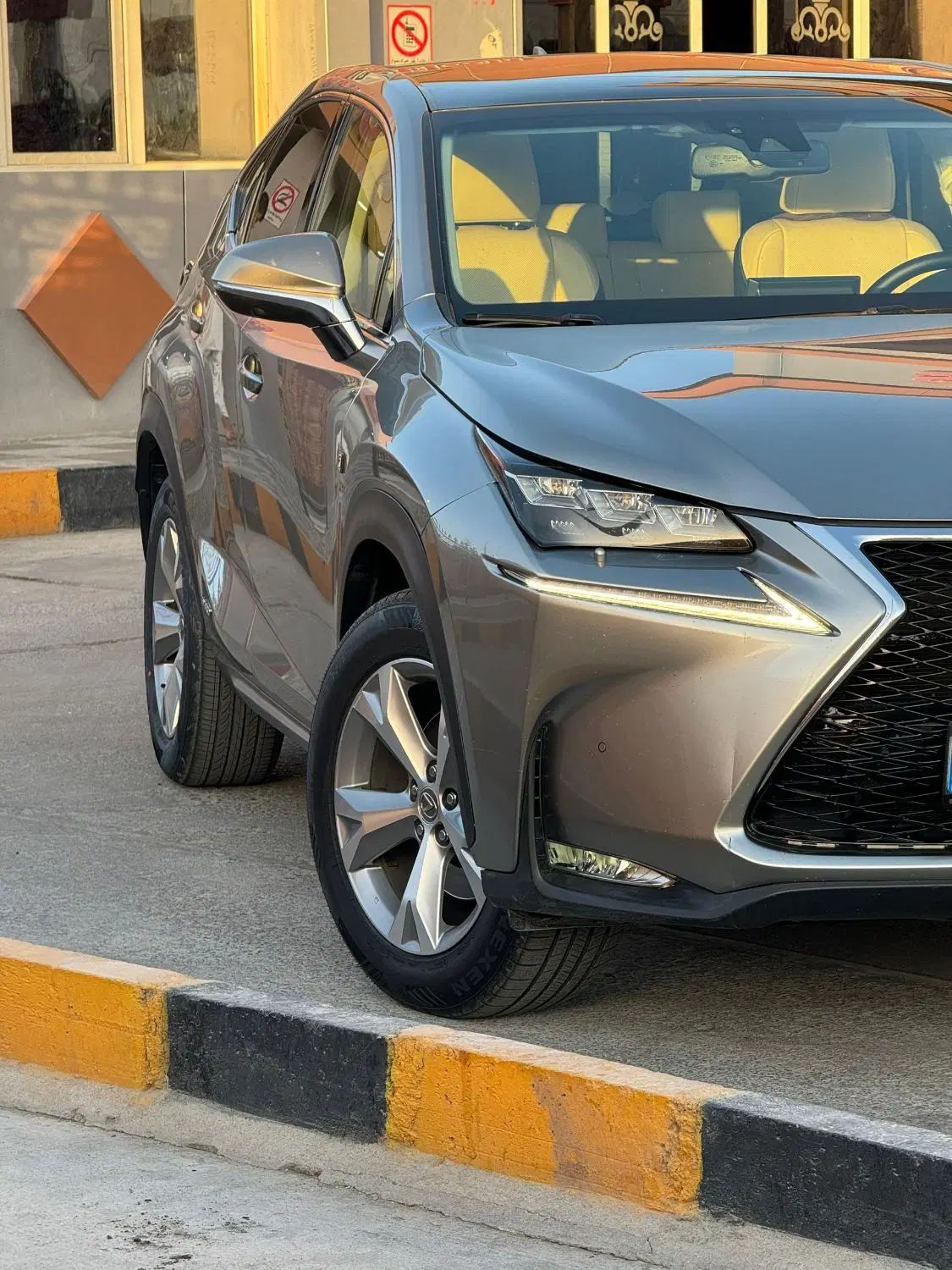 لکسوس NX هیبرید 300H - 2017