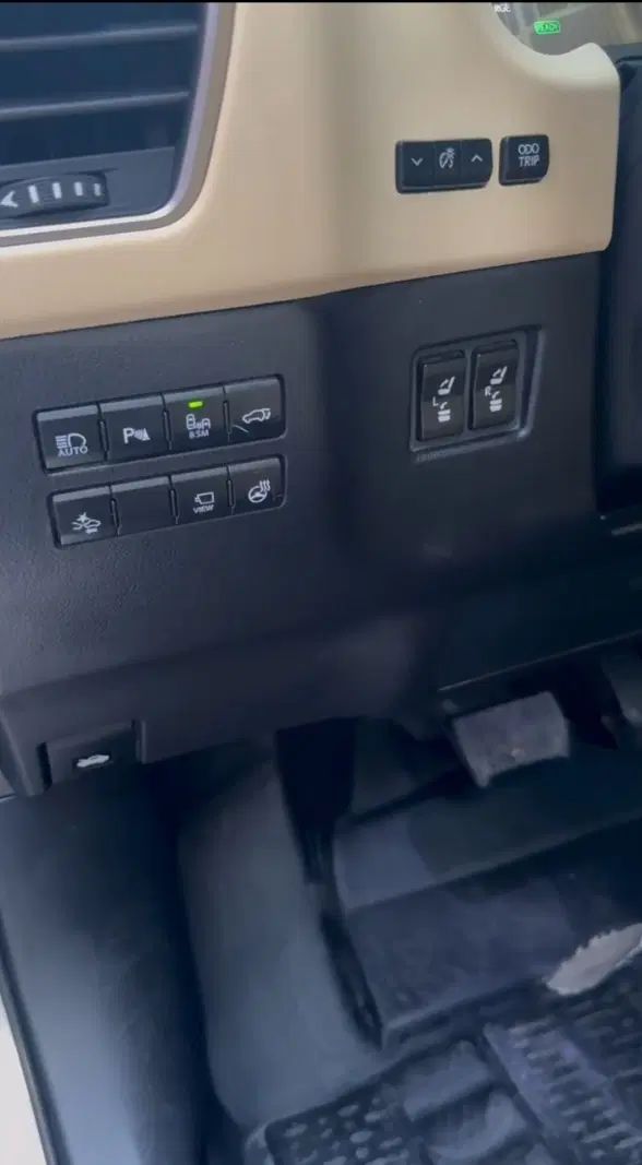 لکسوس NX هیبرید 300H - 2017