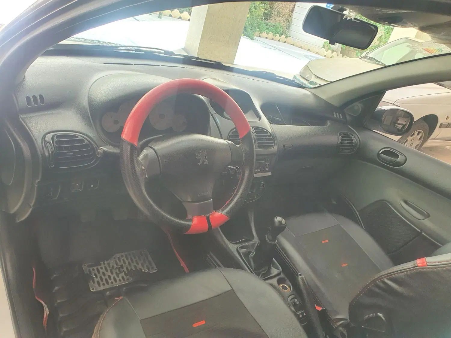 پژو ۲۰۶ صندوق دار v8 - 1399