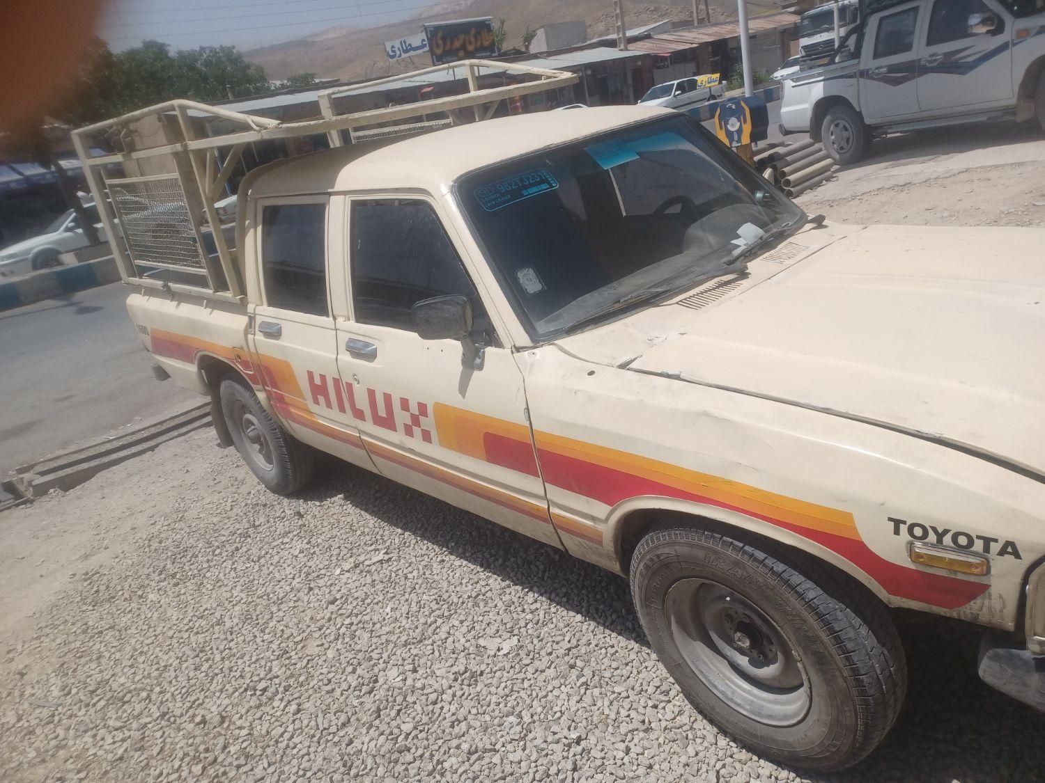 تویوتا کمری XLE - 1402