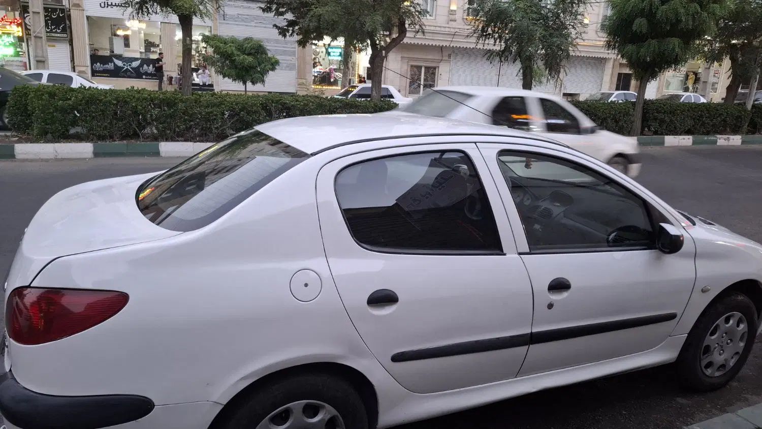 پژو ۲۰۶ صندوق دار v8 - 1390