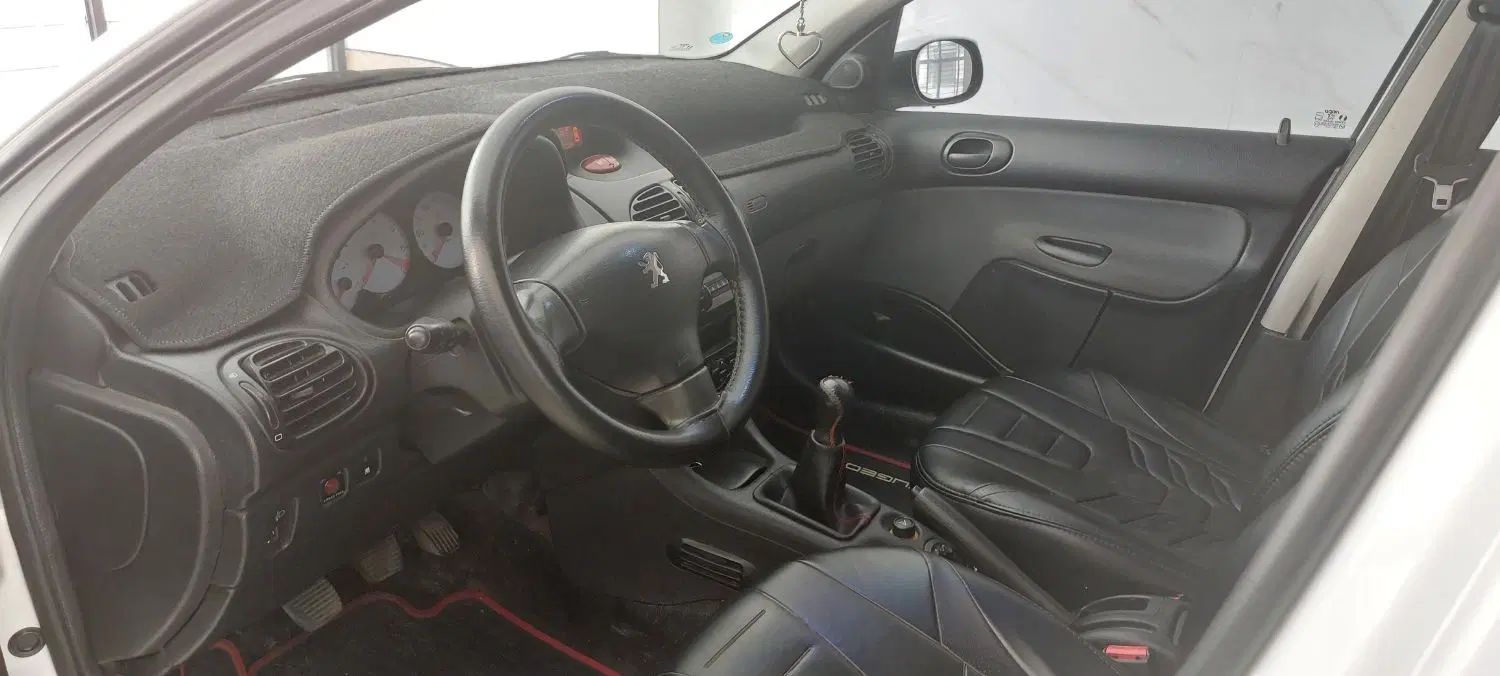 پژو ۲۰۶ صندوق دار v8 - 1397