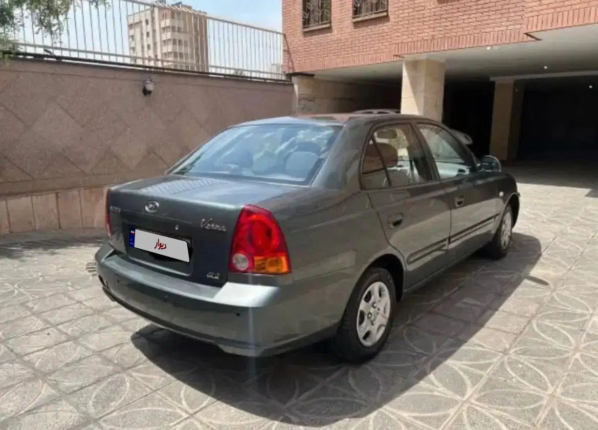 هیوندای ورنا دنده‌ ای - 1386